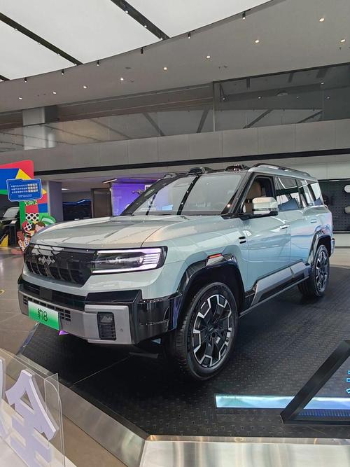 重庆304比亚迪方程豹硬派越野的爆款，英菲尼迪35周年与你共成长